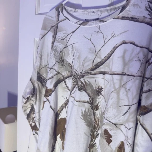 Gander Mountain Like New White Camouflage Long Sleeved Tee XXL MossyOak RealTree - Picture 5 of 5